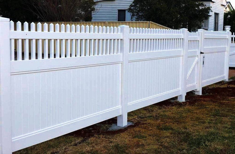 Eleanor - 1.5m Picket-Top Privacy Fence - Image 4