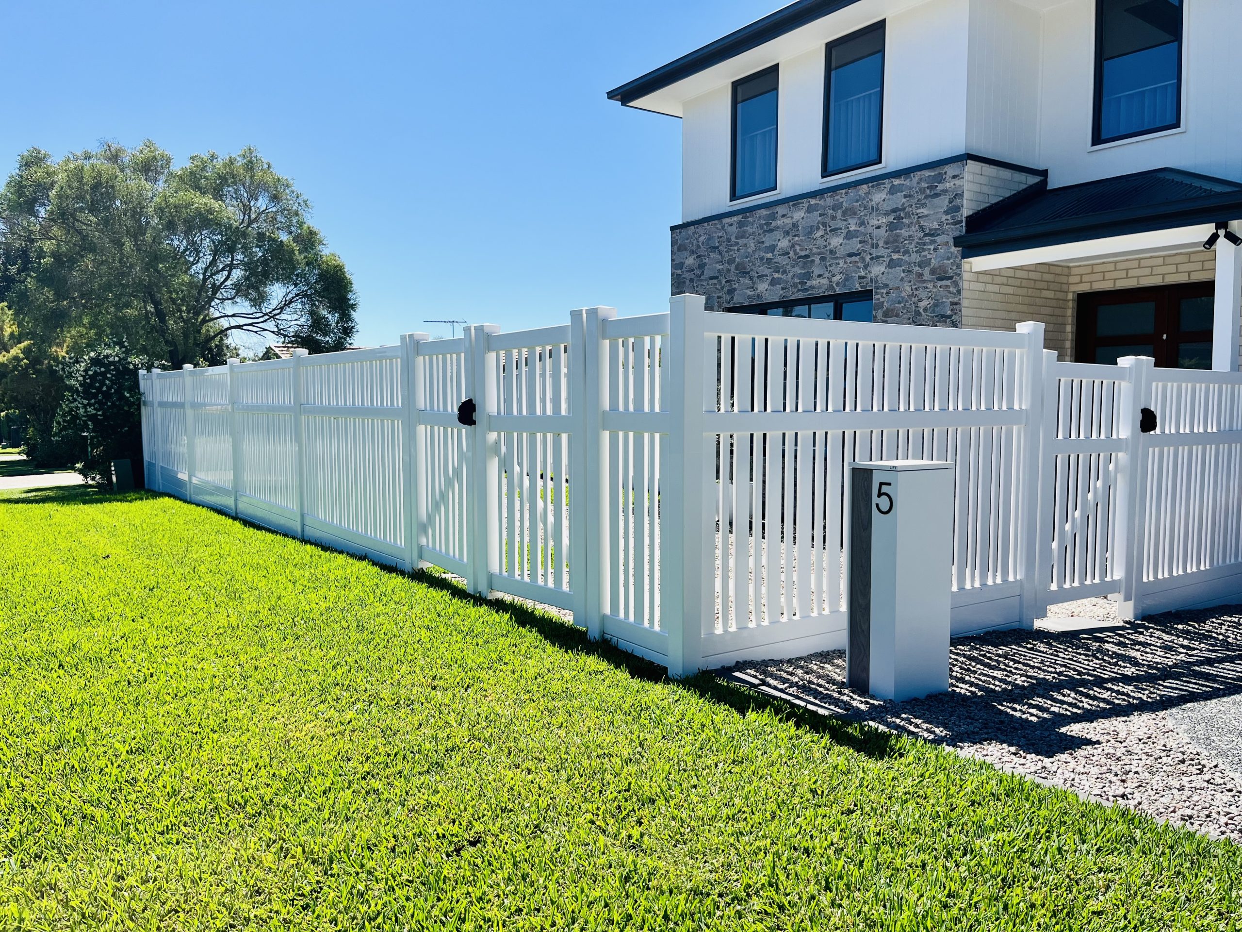 Philippa - 1.5m Alternating Semi-Privacy Fence - Image 2