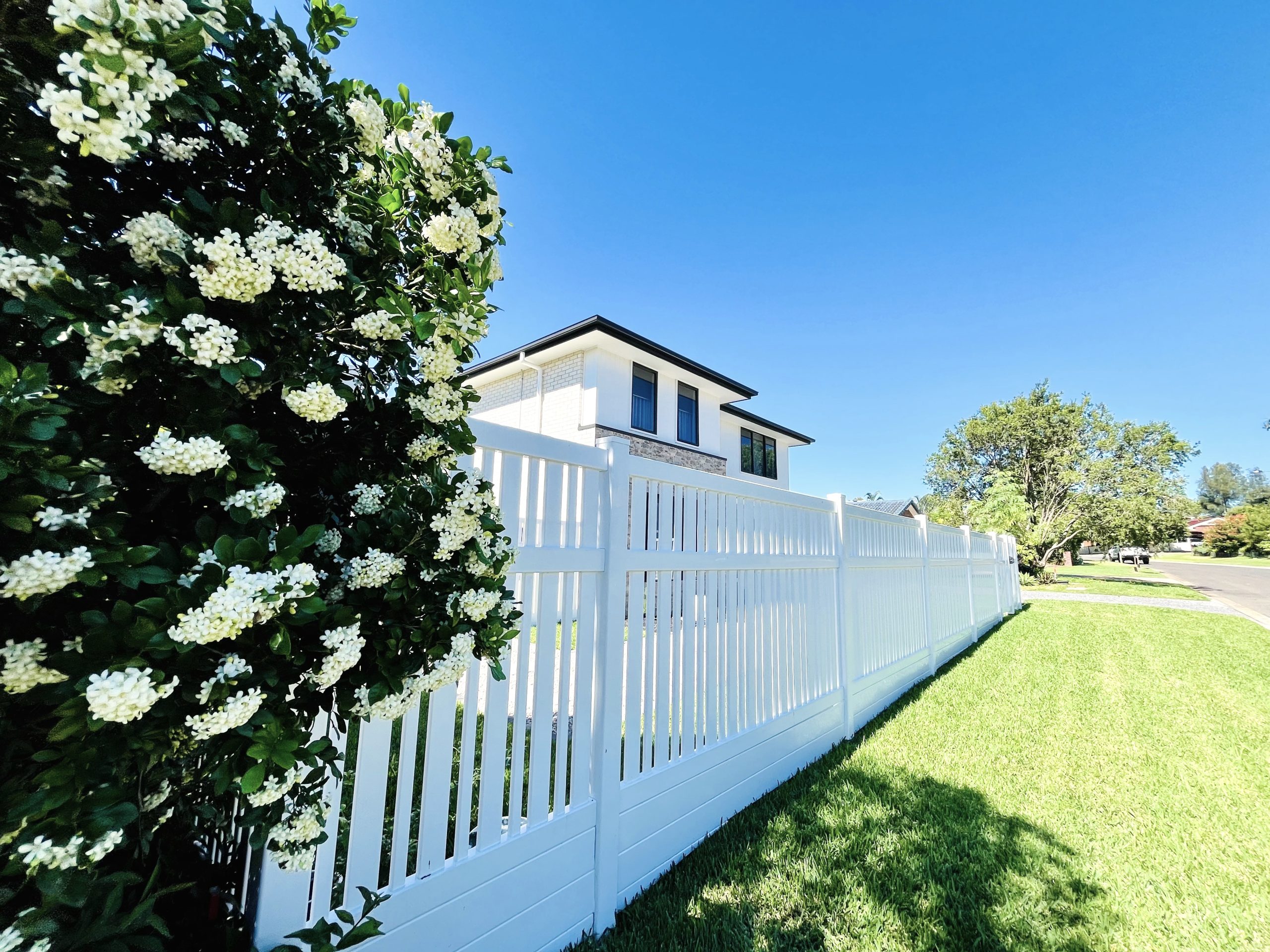 Philippa - 1.5m Alternating Semi-Privacy Fence - Image 5