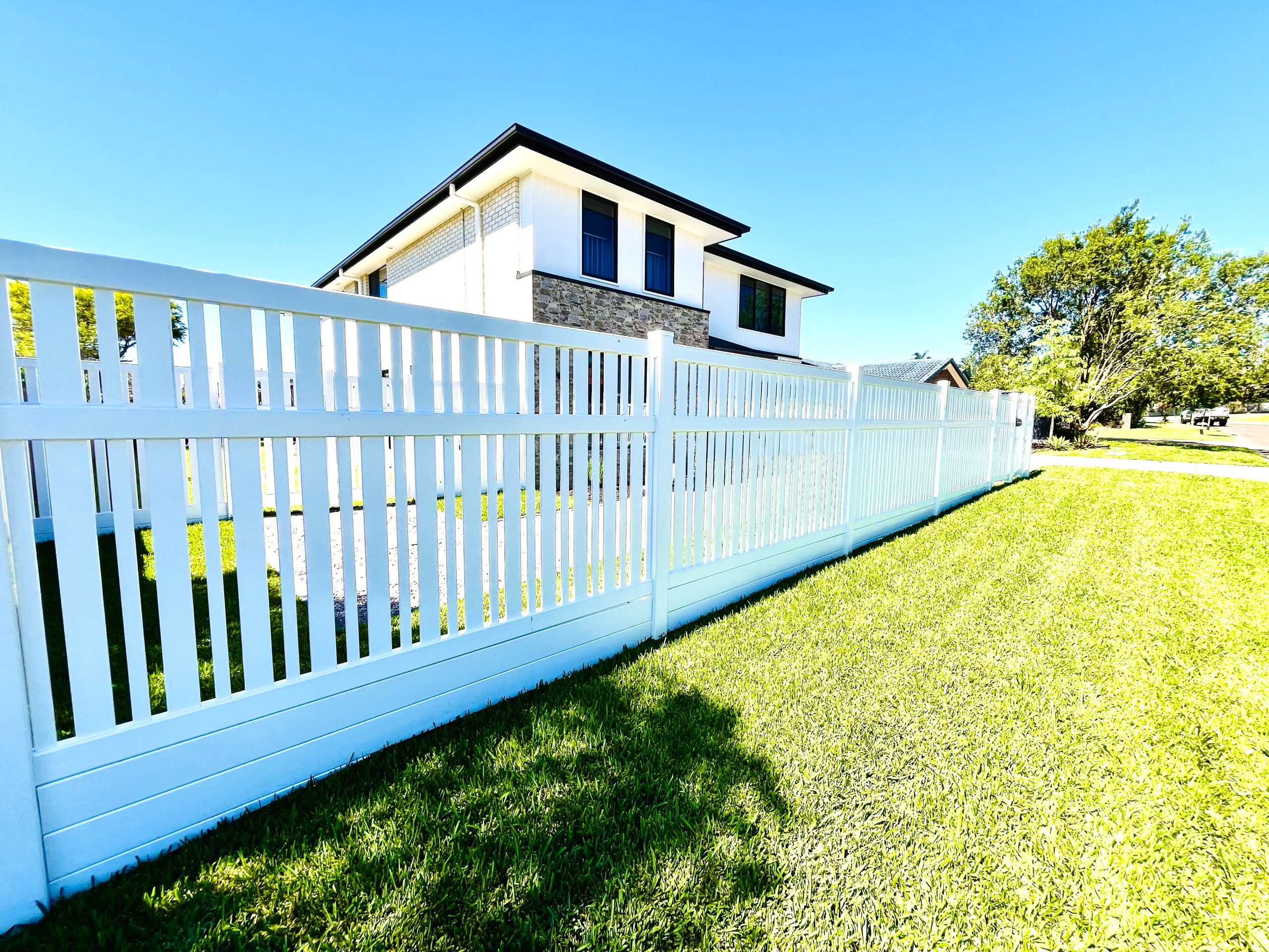 Philippa - 1.5m Alternating Semi-Privacy Fence - Image 6