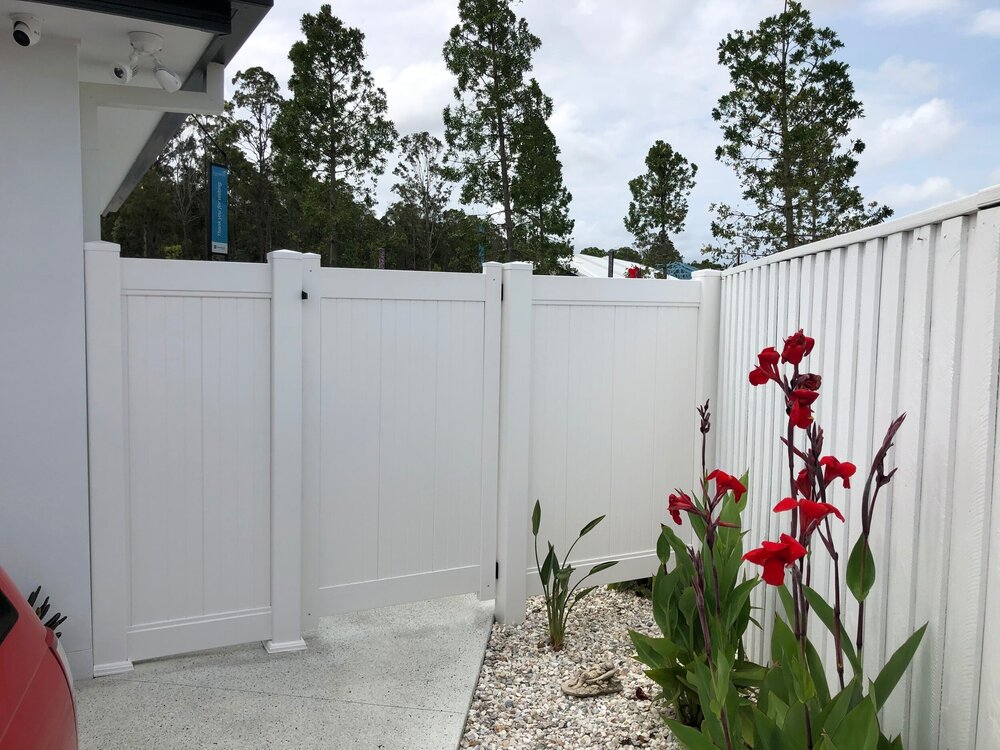 Victoria - 1.8m Full Privacy Fence - Image 2