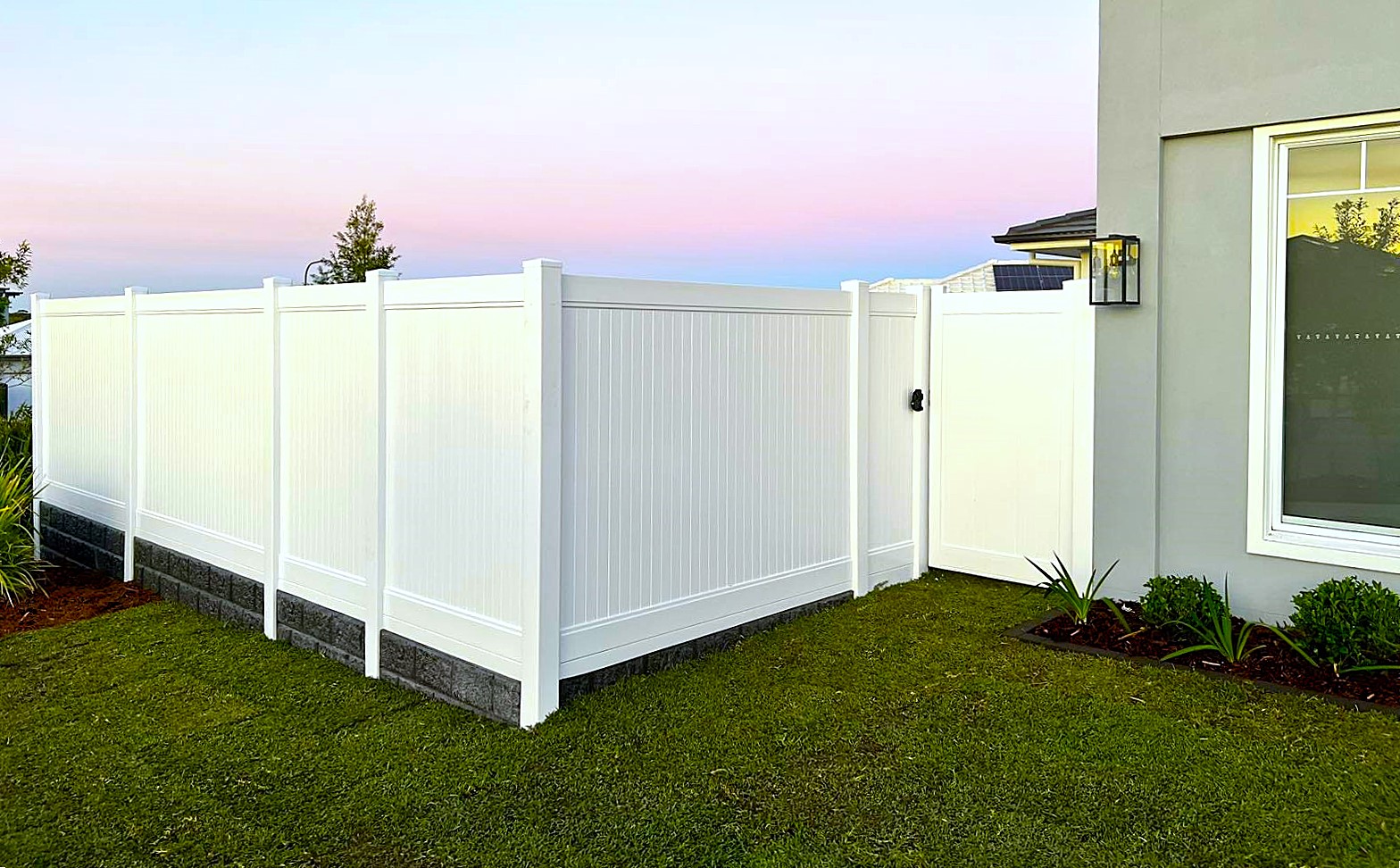 Victoria - 1.8m Full Privacy Fence